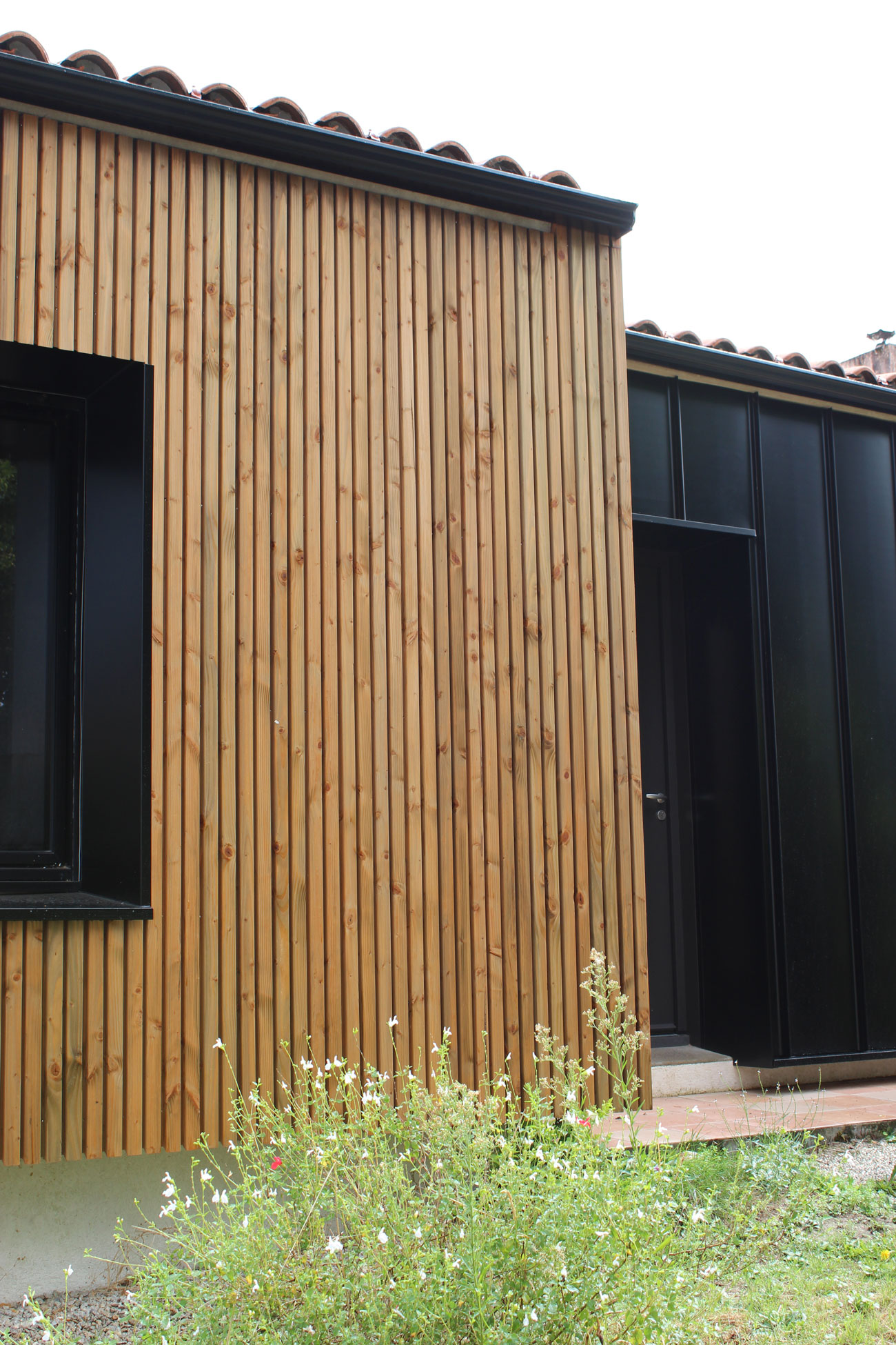Une ITE au rendu design et contemporain